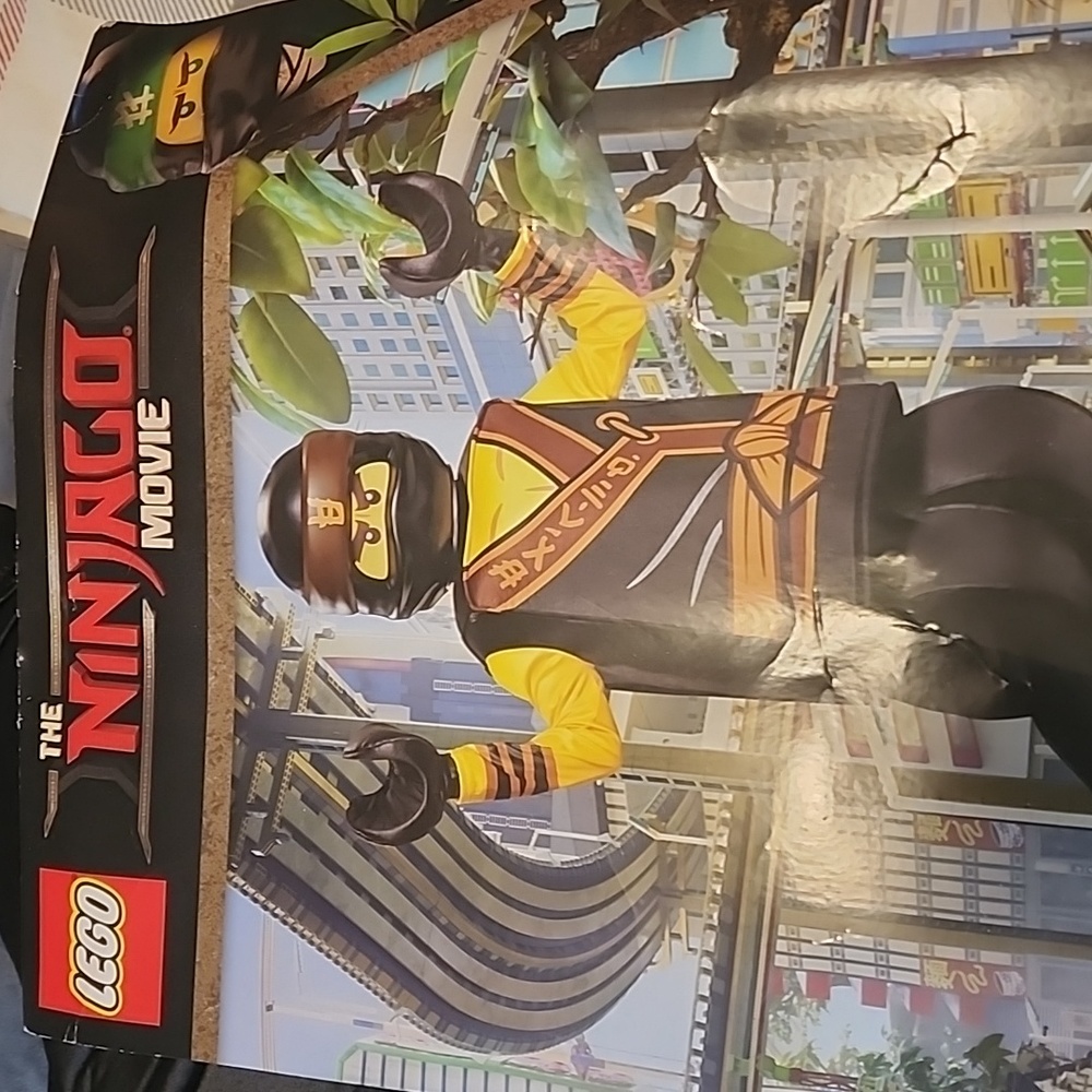 Yellow Ninjago size L (10/12)